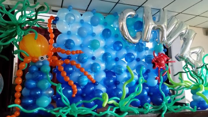 under the sea themed balloon wall