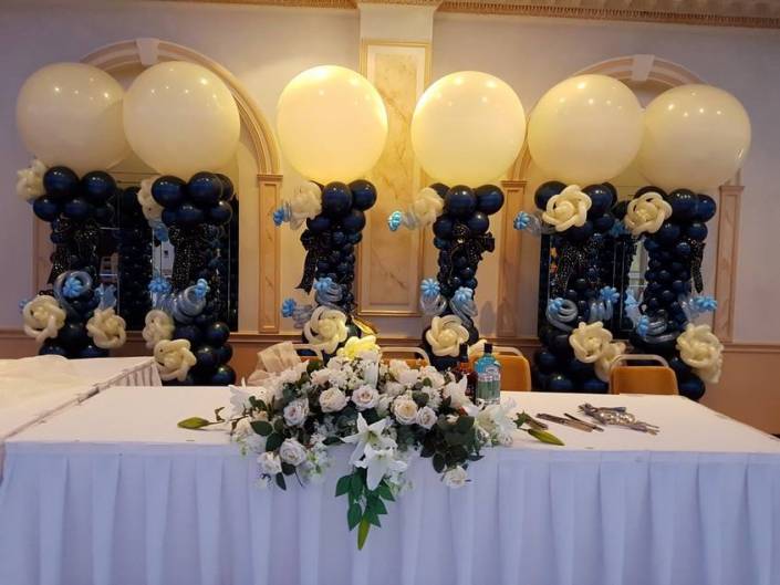 Wedding balloon columns