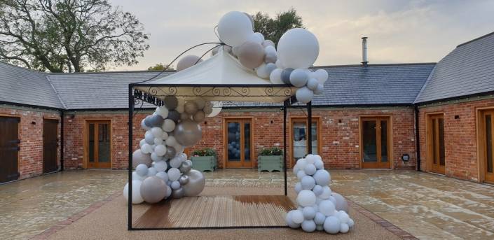 Organic balloon sculpture - Wedding balloon decorations