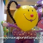 smiley face balloon sculpture girl2